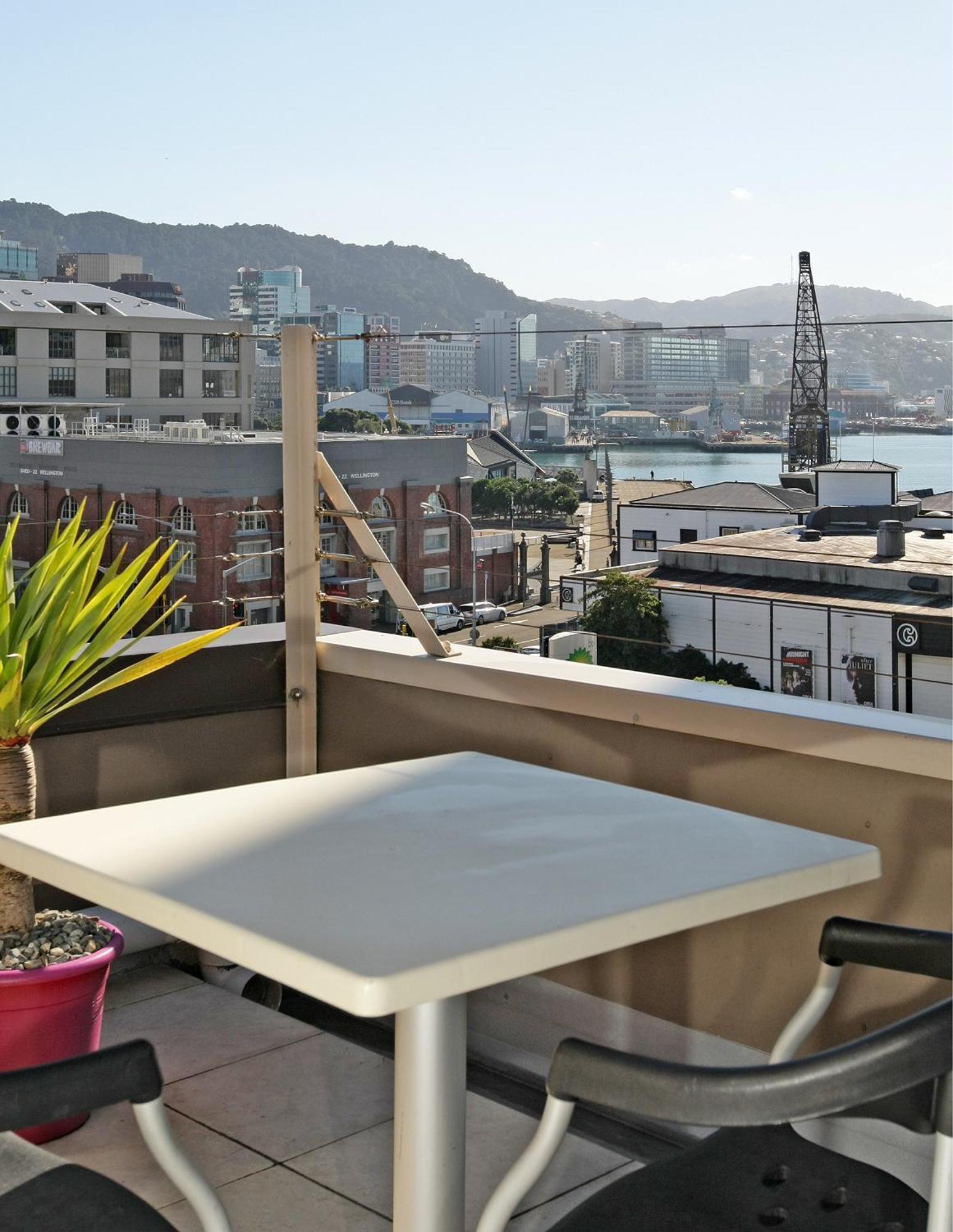 Queen Studio with Harbor View